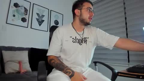 Snapshot of helen_connors chatting on March 2026 12:09:01 PM helen online show from March 2026 12:09:01 PM