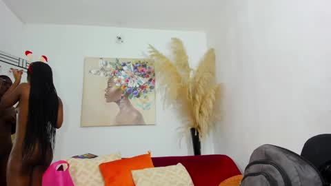 Snapshot of helena_copper chatting on December 2024 12:41:02 AM HELENA COPPER online show from December 2024 12:41:02 AM