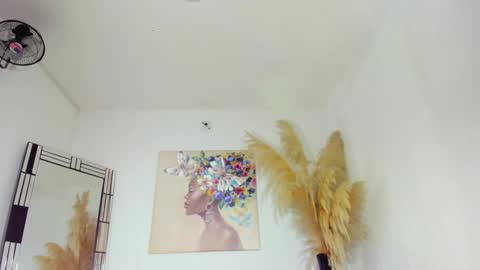 Snapshot of helena_copper chatting on December 2024 04:00:01 AM HELENA COPPER online show from December 2024 04:00:01 AM