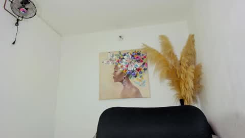 Snapshot of helena_copper chatting on February 2025 03:41:01 AM HELENA COPPER online show from February 2025 03:41:01 AM