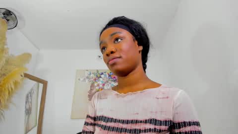 Snapshot of helena_copper chatting on March 2025 05:24:02 AM HELENA COPPER online show from March 2025 05:24:02 AM