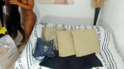 Snapshot of helena_copper chatting on October 2025 07:23:02 PM HELENA COPPER online show from October 2025 07:23:02 PM