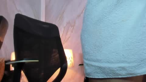 Helena Santos  online show from May 2026 07:08:01 PM