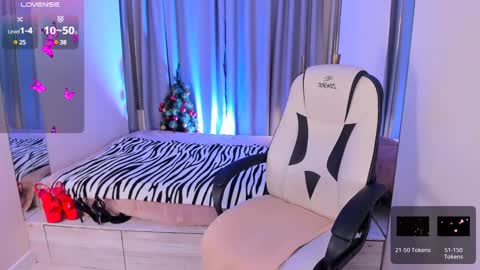 Snapshot of helenaregal chatting on December 2024 01:38:02 PM Helena online show from December 2024 01:38:02 PM