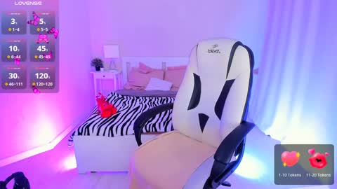 Snapshot of helenaregal chatting on January 2025 01:33:02 PM Helena online show from January 2025 01:33:02 PM