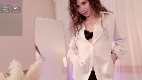 Snapshot of helenblash chatting on May 2026 11:06:01 AM Scarlet online show from May 2026 11:06:01 AM