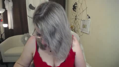 helenenigma online show from November 2025 07:36:02 PM