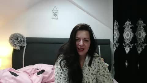 Snapshot of helenhh chatting on February 2025 09:43:01 AM helenhh online show from February 2025 09:43:01 AM