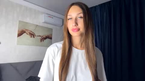 Chloe online show from September 2025 09:14:01 AM