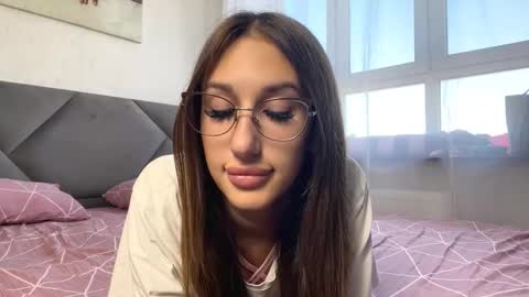 Chloe online show from October 2025 12:08:02 PM