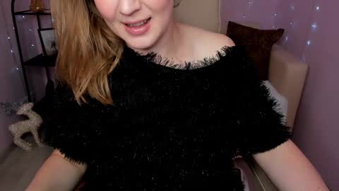 Snapshot of helens_lov chatting on December 2024 01:56:02 AM Helen online show from December 2024 01:56:02 AM