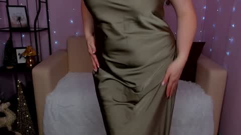 Snapshot of helens_lov chatting on December 2024 01:36:02 AM Helen online show from December 2024 01:36:02 AM