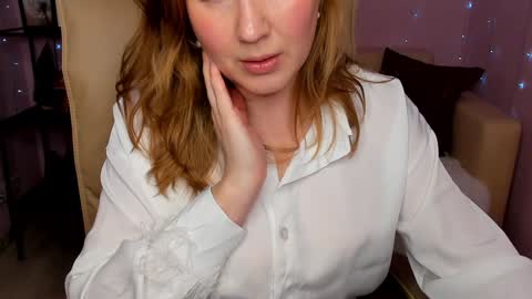 Snapshot of helens_lov chatting on January 2025 01:39:02 AM Helen online show from January 2025 01:39:02 AM