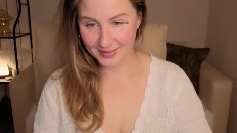 Snapshot of helens_lov chatting on September 2025 01:33:01 AM Helen online show from September 2025 01:33:01 AM