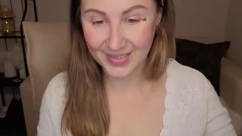 Snapshot of helens_lov chatting on October 2025 02:28:01 AM Helen online show from October 2025 02:28:01 AM