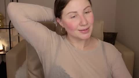 Snapshot of helens_lov chatting on October 2025 01:41:02 AM Helen online show from October 2025 01:41:02 AM