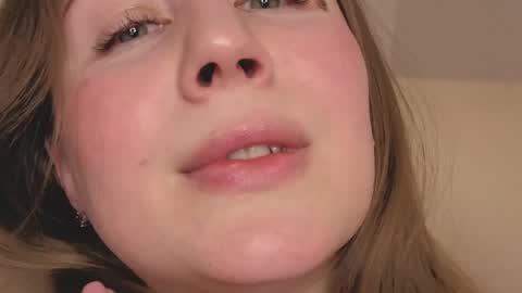 Snapshot of helens_lov chatting on March 2026 02:19:01 AM Helen online show from March 2026 02:19:01 AM