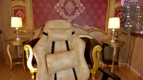 Snapshot of helenstanfordd chatting on October 2025 12:03:01 PM Helen or Hells online show from October 2025 12:03:01 PM