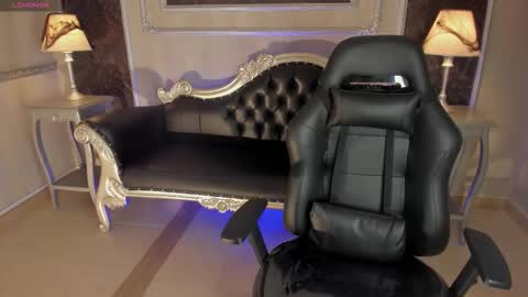 Snapshot of helenstanfordd chatting on October 2025 12:17:01 PM Helen or Hells online show from October 2025 12:17:01 PM