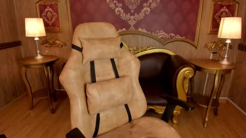 Snapshot of helenstanfordd chatting on October 2025 11:54:01 AM Helen or Hells online show from October 2025 11:54:01 AM