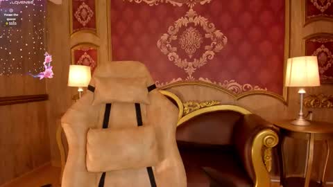 Snapshot of helenstanfordd chatting on October 2025 12:48:02 PM Helen or Hells online show from October 2025 12:48:02 PM