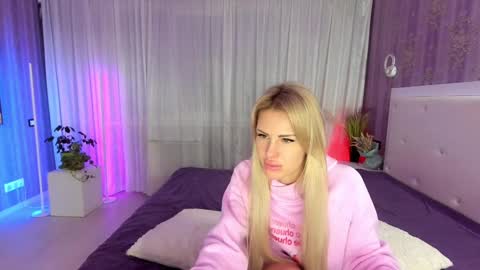 Snapshot of helensunshine chatting on December 2024 04:09:02 AM Helen online show from December 2024 04:09:02 AM