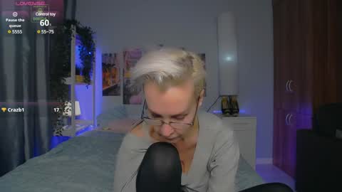 Snapshot of helgahimmele chatting on December 2024 05:58:02 PM Helga online show from December 2024 05:58:02 PM