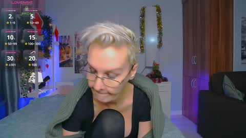 Snapshot of helgahimmele chatting on December 2024 11:26:02 PM Helga online show from December 2024 11:26:02 PM
