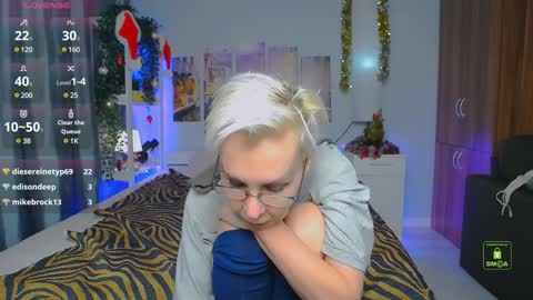 Snapshot of helgahimmele chatting on December 2024 02:54:02 AM Helga online show from December 2024 02:54:02 AM