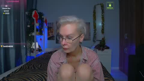 Snapshot of helgahimmele chatting on December 2024 10:16:02 PM Helga online show from December 2024 10:16:02 PM
