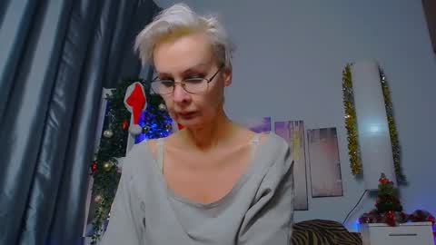 Snapshot of helgahimmele chatting on January 2025 10:33:01 PM Helga online show from January 2025 10:33:01 PM