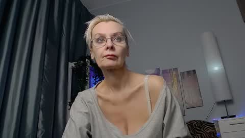 Snapshot of helgahimmele chatting on January 2025 09:22:01 PM Helga online show from January 2025 09:22:01 PM