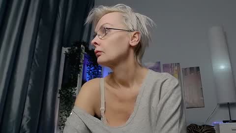 Snapshot of helgahimmele chatting on January 2025 12:46:02 AM Helga online show from January 2025 12:46:02 AM