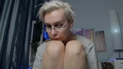 Snapshot of helgahimmele chatting on January 2025 03:48:01 AM Helga online show from January 2025 03:48:01 AM