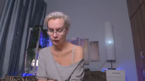 Snapshot of helgahimmele chatting on January 2025 06:41:02 AM Helga online show from January 2025 06:41:02 AM