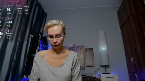 Snapshot of helgahimmele chatting on January 2025 03:54:02 AM Helga online show from January 2025 03:54:02 AM