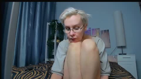 Snapshot of helgahimmele chatting on February 2025 07:36:02 AM Helga online show from February 2025 07:36:02 AM