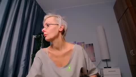 Snapshot of helgahimmele chatting on February 2025 06:51:01 AM Helga online show from February 2025 06:51:01 AM