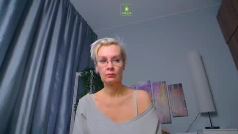 Snapshot of helgahimmele chatting on February 2025 09:56:01 AM Helga online show from February 2025 09:56:01 AM