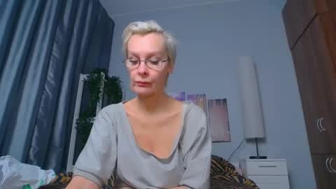 Snapshot of helgahimmele chatting on February 2025 09:53:02 PM Helga online show from February 2025 09:53:02 PM