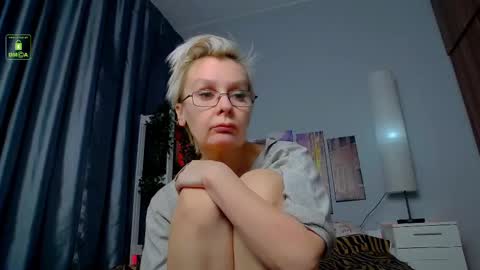 Snapshot of helgahimmele chatting on February 2025 12:16:01 AM Helga online show from February 2025 12:16:01 AM