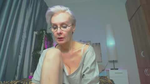 Snapshot of helgahimmele chatting on February 2025 11:12:02 PM Helga online show from February 2025 11:12:02 PM