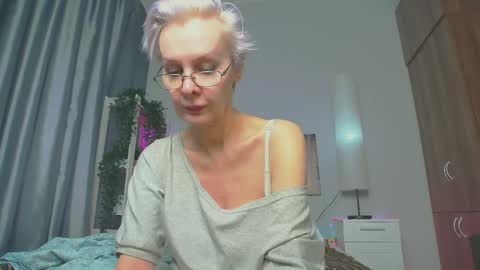 Snapshot of helgahimmele chatting on March 2025 09:40:02 AM Helga online show from March 2025 09:40:02 AM