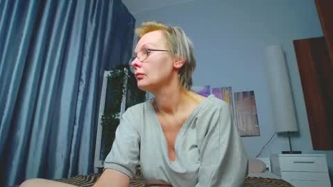 Snapshot of helgahimmele chatting on March 2025 01:01:02 AM Helga online show from March 2025 01:01:02 AM
