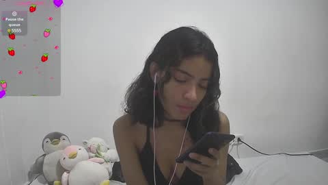 Helia Transfem and Amy online show from January 2025 05:26:01 PM