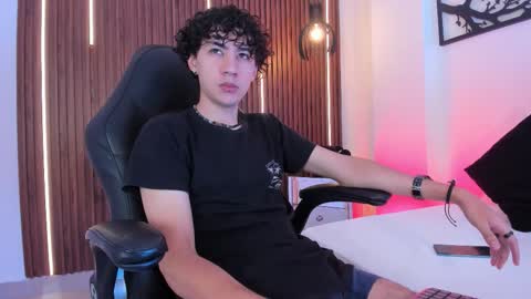 helios_obscuro online show from October 2025 12:49:02 PM