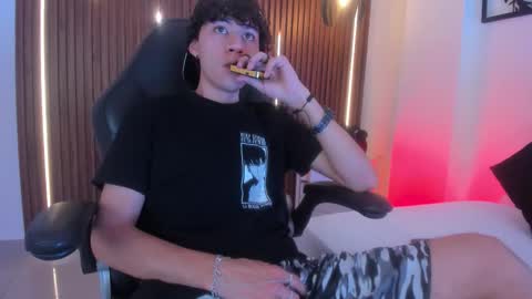 helios_obscuro online show from October 2025 03:50:02 AM