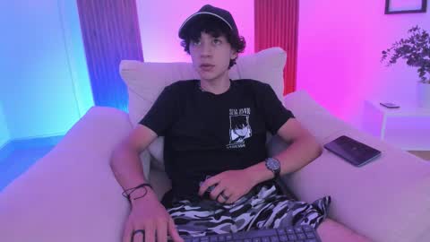 helios_obscuro online show from October 2025 04:42:01 AM