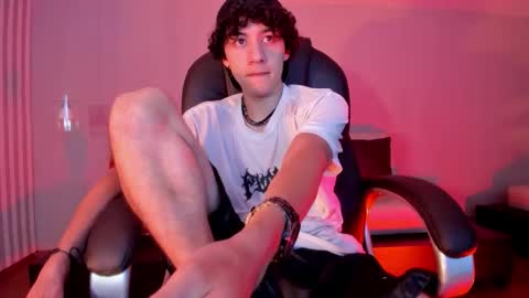 helios_obscuro online show from November 2025 05:19:01 AM