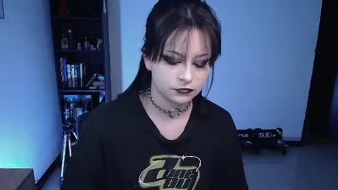 Snapshot of hell_dancer_ chatting on June 2026 04:15:02 AM Lexa online show from June 2026 04:15:02 AM